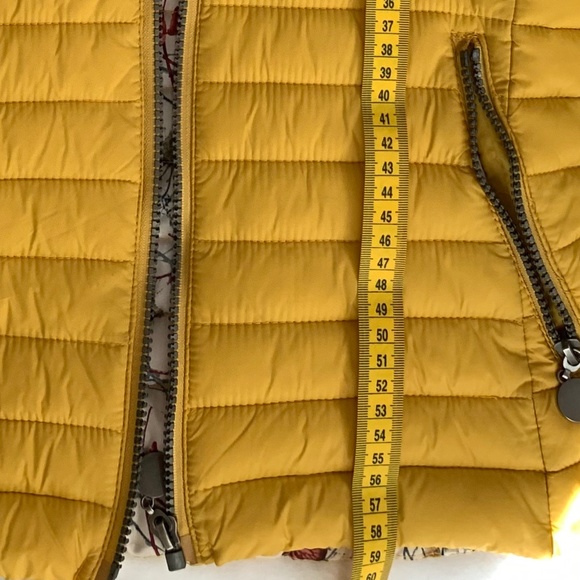 Water Repellent Yellow Jacket - Picture 7 of 10